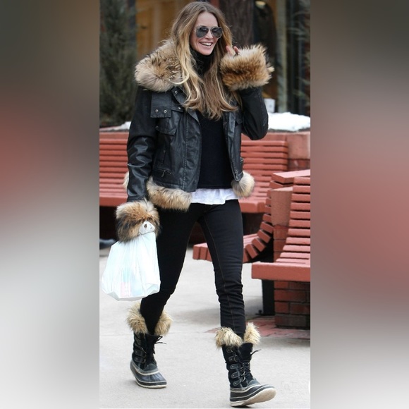 BRAND NEW - never worn Joan of arctic boots. Size 9 great condition. With box - Picture 1 of 4